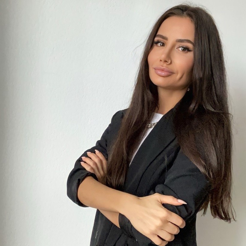 Анна Иванова